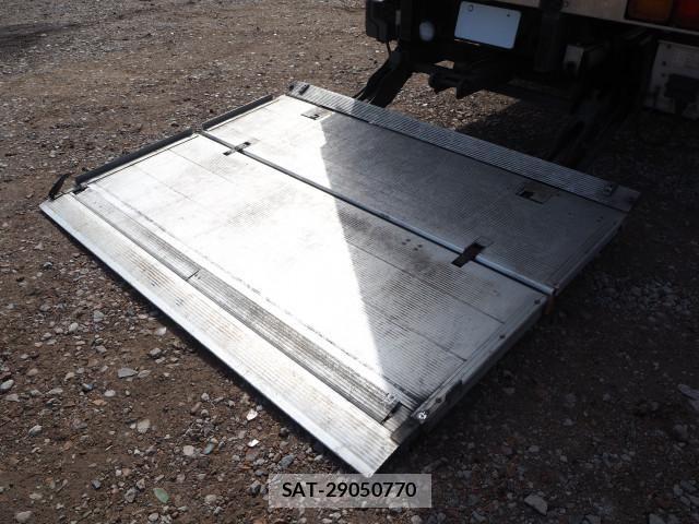 Mitsubishi FIGHTER 2014-08 4753433-17