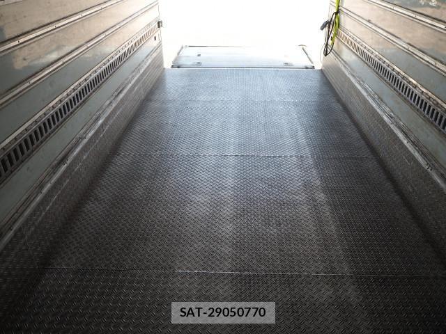 Mitsubishi FIGHTER 2014-08 4753433-20