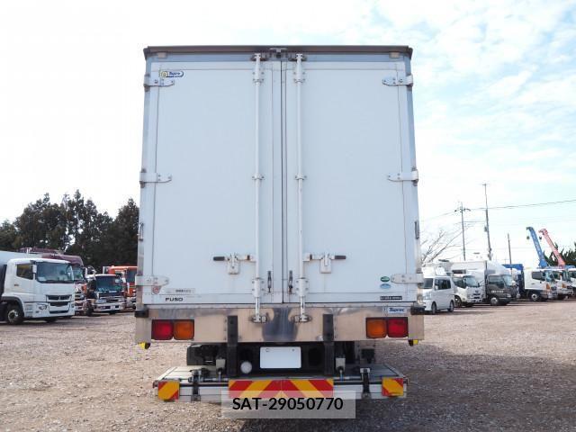 Mitsubishi FIGHTER 2014-08 4753433-3