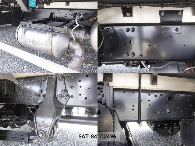 Mitsubishi FIGHTER 2020-03 5867597-18