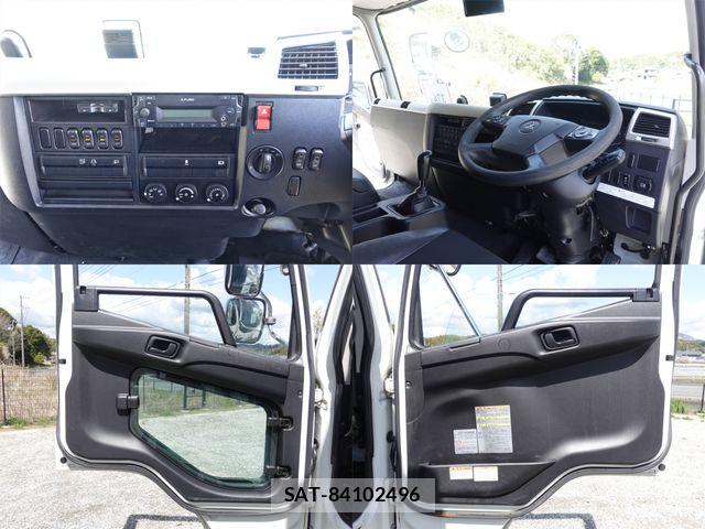 Mitsubishi FIGHTER 2020-03 5867597-22