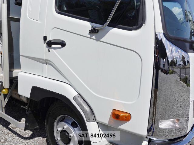 Mitsubishi FIGHTER 2020-03 5867597-4