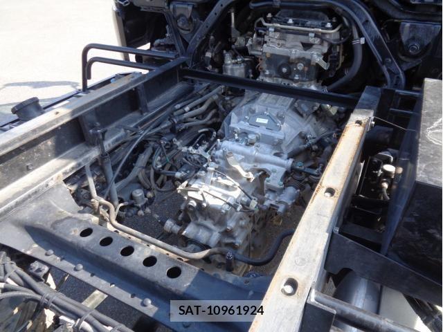 Mitsubishi FIGHTER 2021-07 5867581-10