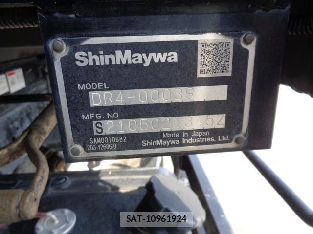 Mitsubishi FIGHTER 2021-07 5867581-11