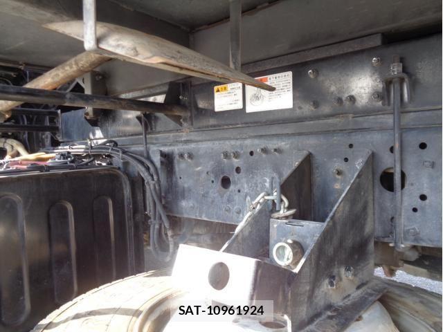 Mitsubishi FIGHTER 2021-07 5867581-17