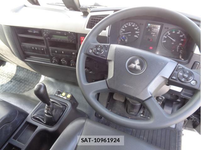 Mitsubishi FIGHTER 2021-07 5867581-20