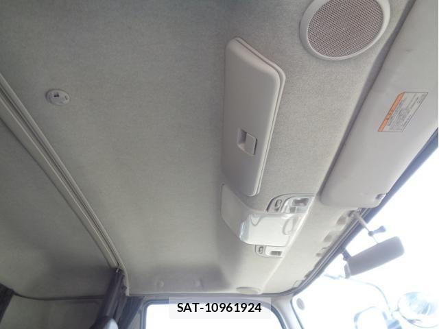 Mitsubishi FIGHTER 2021-07 5867581-21