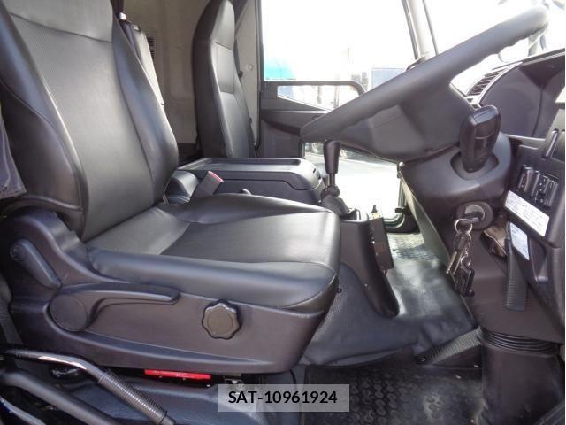 Mitsubishi FIGHTER 2021-07 5867581-22