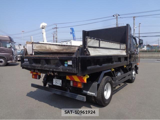 Mitsubishi FIGHTER 2021-07 5867581-2
