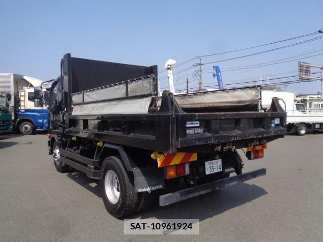 Mitsubishi FIGHTER 2021-07 5867581-3