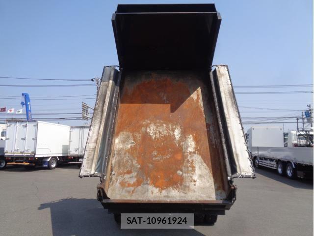 Mitsubishi FIGHTER 2021-07 5867581-4
