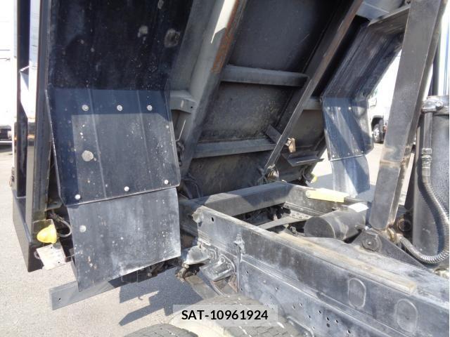 Mitsubishi FIGHTER 2021-07 5867581-8
