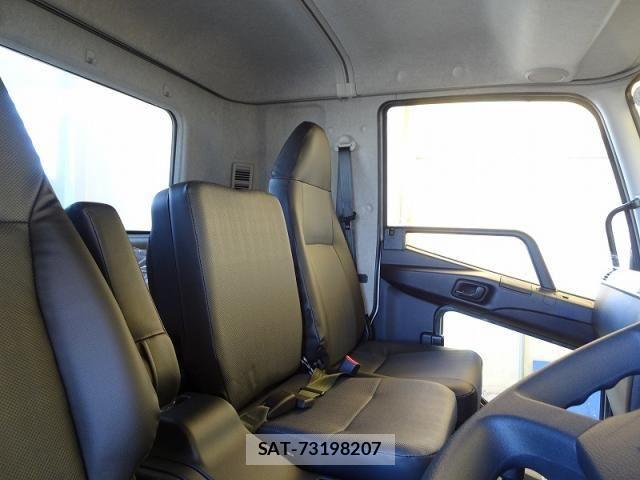 Mitsubishi FIGHTER 2025-11 5867580-15