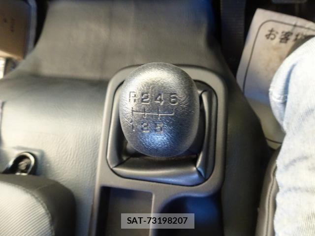 Mitsubishi FIGHTER 2025-11 5867580-21
