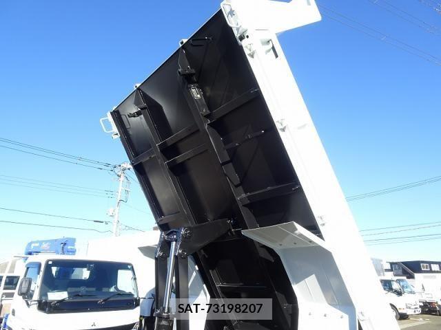 Mitsubishi FIGHTER 2025-11 5867580-6