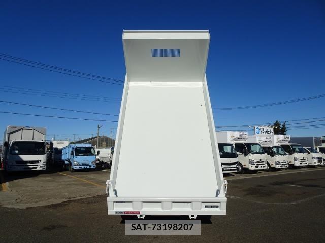 Mitsubishi FIGHTER 2025-11 5867580-7