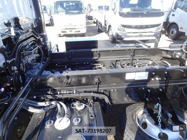 Mitsubishi FIGHTER 2025-11 5867580-8