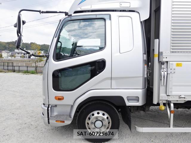 Mitsubishi FIGHTER 2020-08 5867602-12