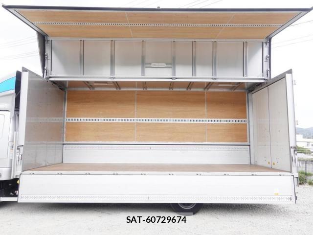 Mitsubishi FIGHTER 2020-08 5867602-13