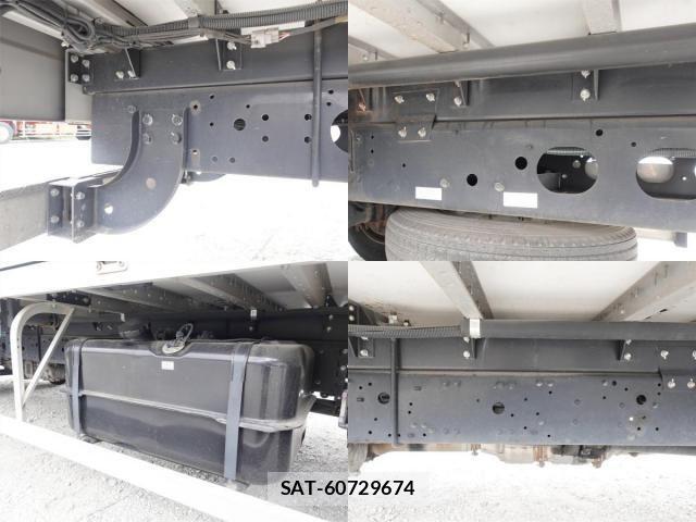 Mitsubishi FIGHTER 2020-08 5867602-21