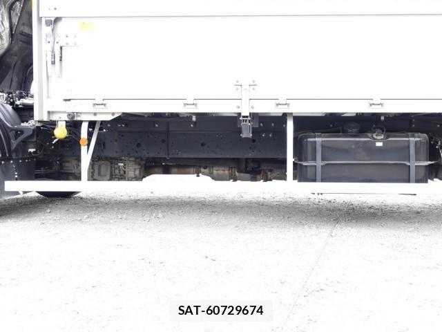 Mitsubishi FIGHTER 2020-08 5867602-22