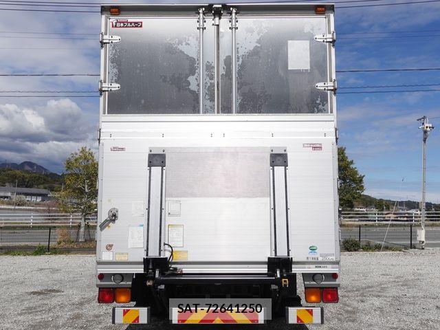 Mitsubishi FIGHTER 2016-03 5867603-8