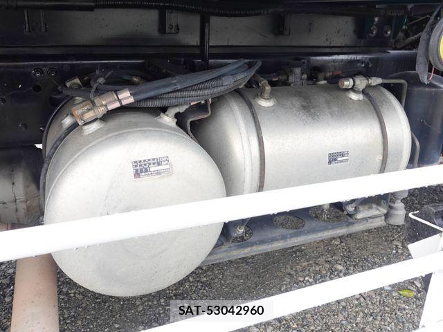 Mitsubishi FIGHTER 2011-08 6005794-19