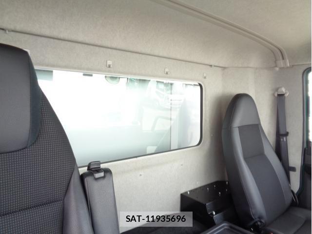 Mitsubishi FIGHTER 2022-10 6005743-21