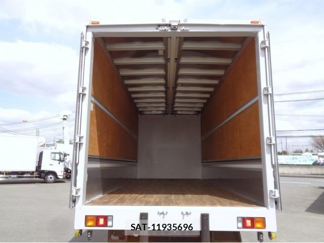 Mitsubishi FIGHTER 2022-10 6005743-4