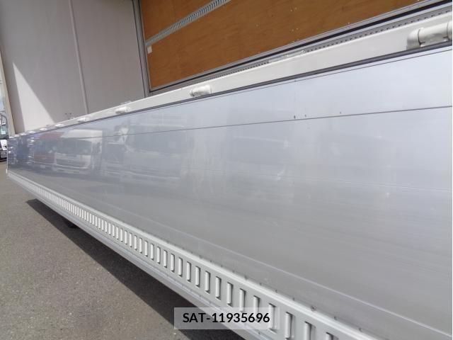 Mitsubishi FIGHTER 2022-10 6005743-8