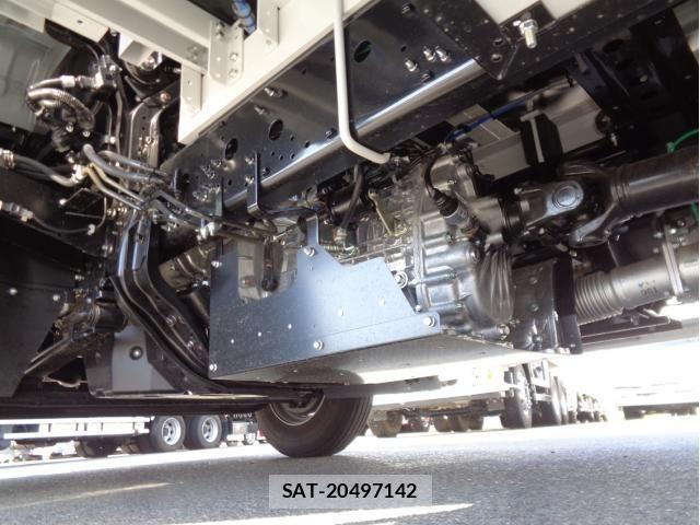 Mitsubishi FIGHTER 2025-10 6005726-11