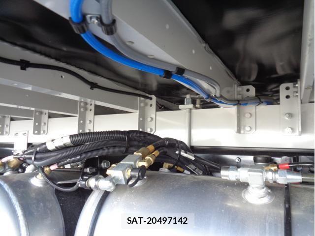 Mitsubishi FIGHTER 2025-10 6005726-15