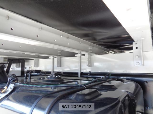 Mitsubishi FIGHTER 2025-10 6005726-17