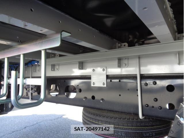 Mitsubishi FIGHTER 2025-10 6005726-18