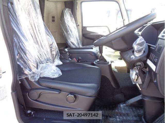 Mitsubishi FIGHTER 2025-10 6005726-23