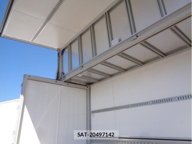 Mitsubishi FIGHTER 2025-10 6005726-7