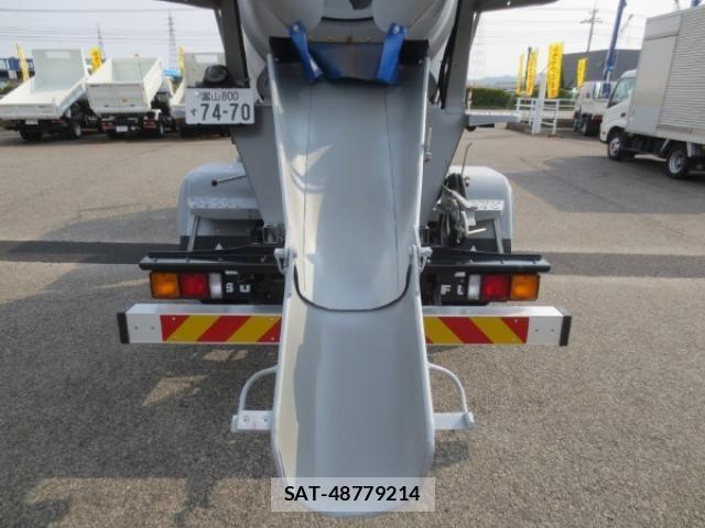 Mitsubishi FIGHTER 2025-05 6005727-14