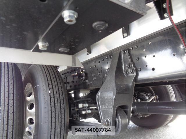 Mitsubishi FIGHTER 2025-10 6005704-17