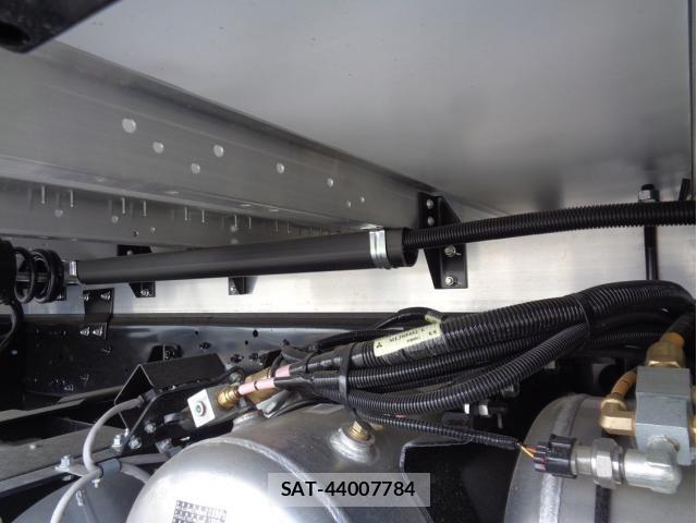 Mitsubishi FIGHTER 2025-10 6005704-18