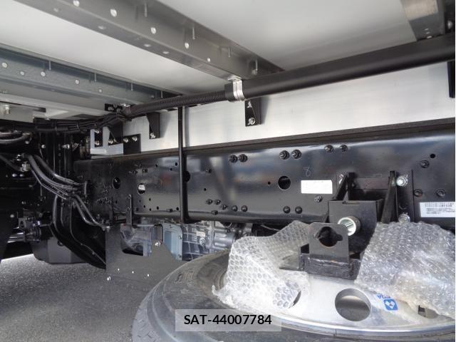 Mitsubishi FIGHTER 2025-10 6005704-24