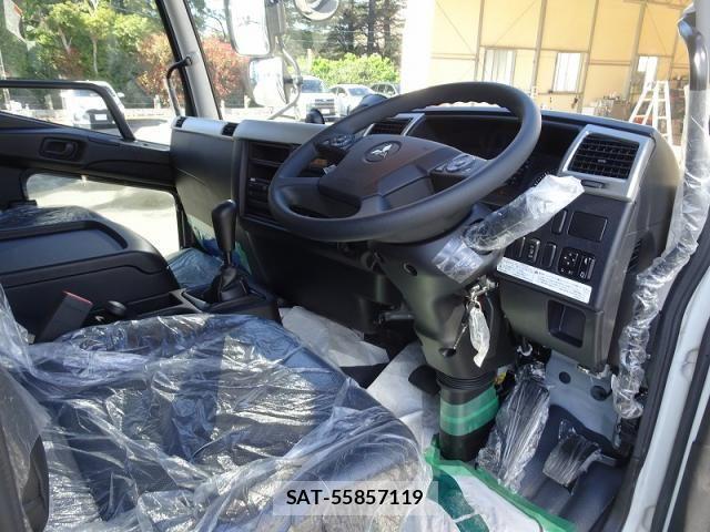 Mitsubishi FIGHTER 2025-08 6005699-12