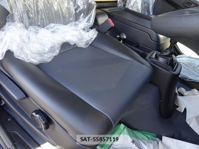 Mitsubishi FIGHTER 2025-08 6005699-13
