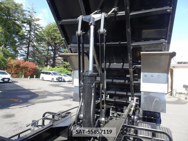 Mitsubishi FIGHTER 2025-08 6005699-5