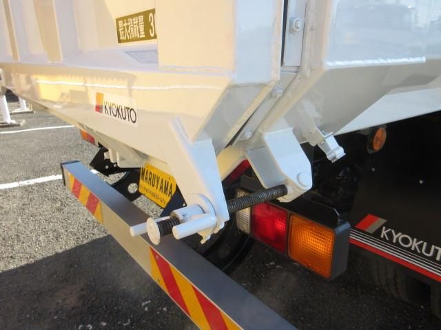 Mitsubishi FIGHTER 2025-12 6050375-17