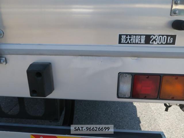 Mitsubishi FIGHTER 2019-03 6243979-20