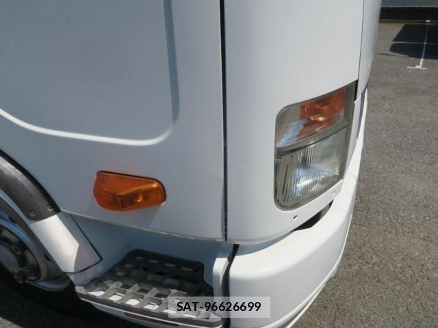 Mitsubishi FIGHTER 2019-03 6243979-25