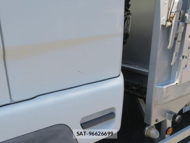 Mitsubishi FIGHTER 2019-03 6243979-26