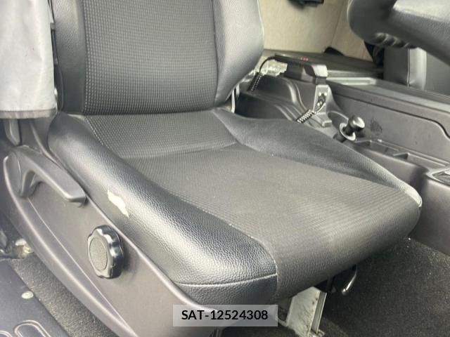 Mitsubishi FIGHTER 2022-08 6243975-17