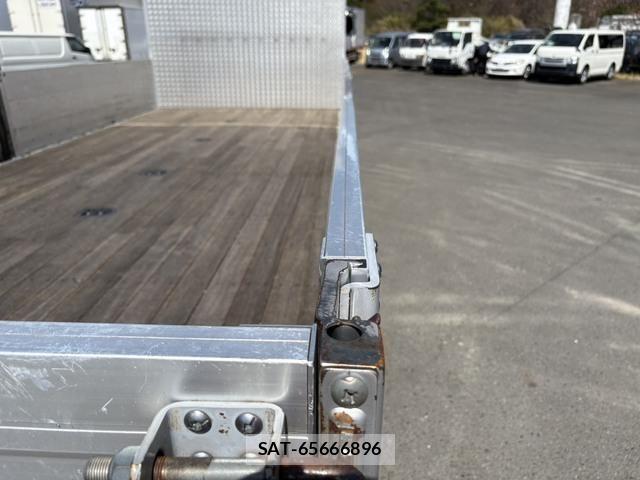 Mitsubishi FIGHTER 2014-12 6264033-15