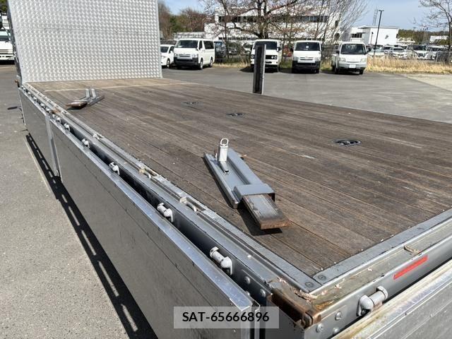Mitsubishi FIGHTER 2014-12 6264033-21